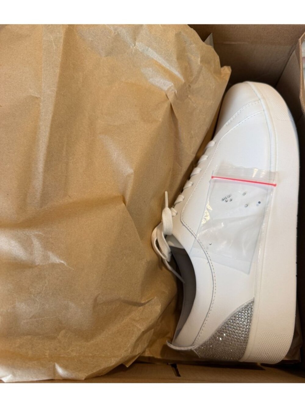 Fitflop Rally White and Silver Crystal Back Tab Leather Sneaker Size 8.5 NIB - Picture 11 of 12